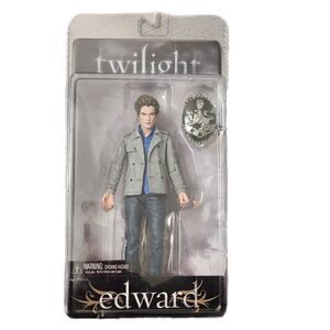 Twilight Edward Cullen Vampire Action Figure with Crest 7" NECA REEL TOYS